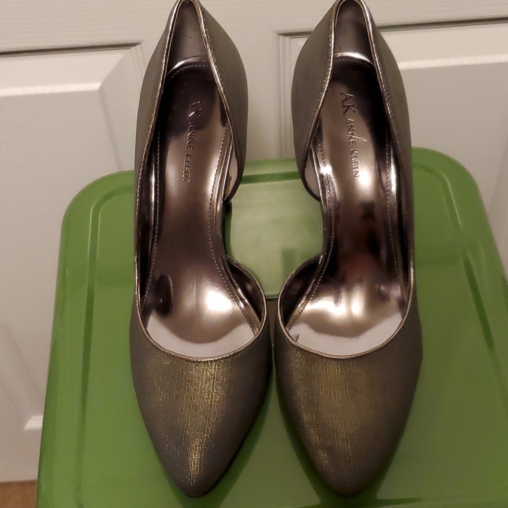 Anne Klein Metallic Pumps
